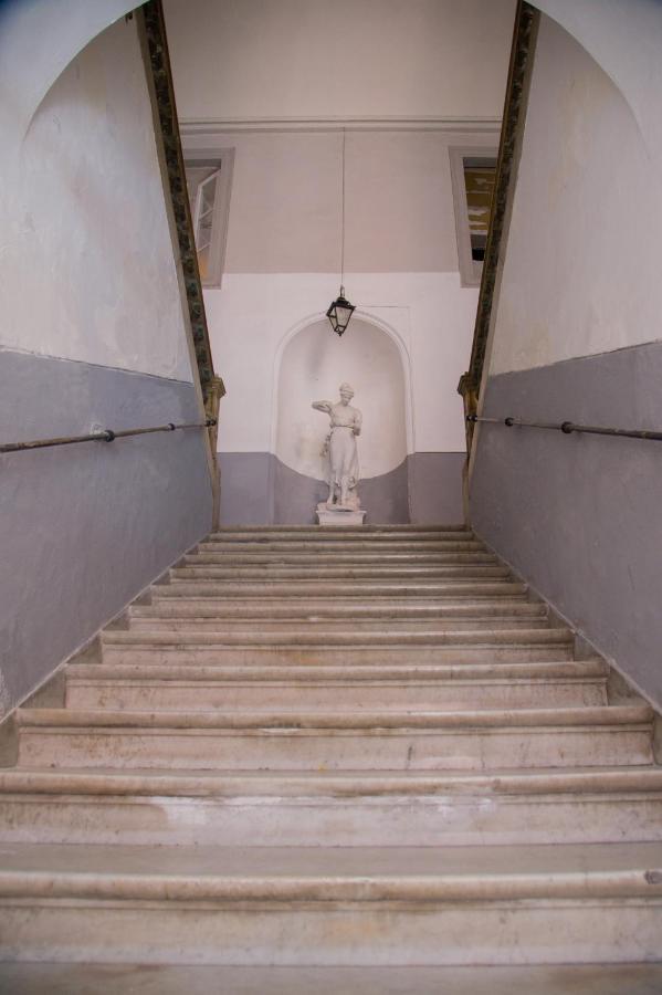 Palazzo Del Golfo Apartment Наполи Екстериор снимка